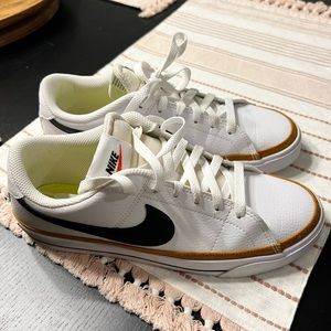 Barely worn! Women’s Nike Skate shoes